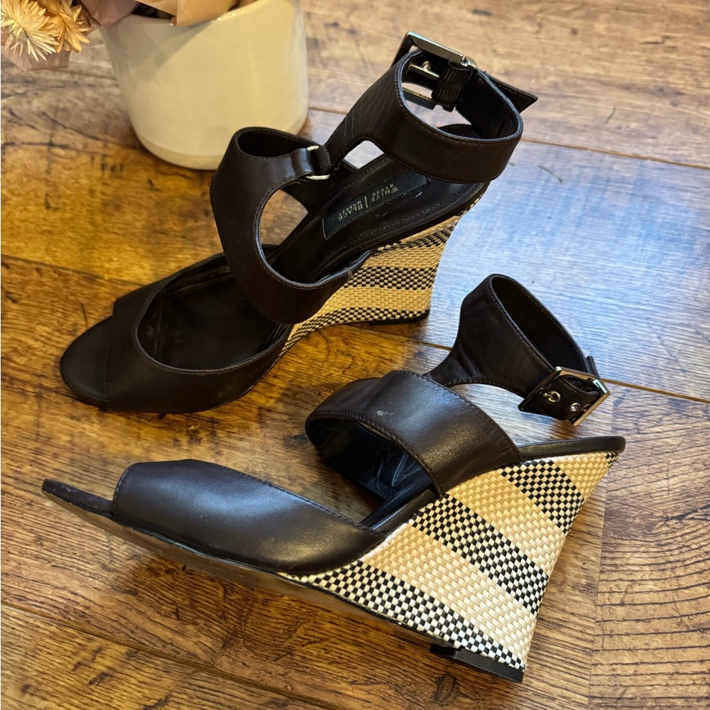 ✨HP✨White House Black Market Leather Ankle Strap Open Toe Sandals Size 10